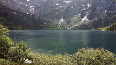 Morskie Oko ežeras su aukštųjų Tatrų ir Rysy viršūnės fone