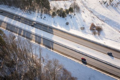Teminė nuotrauka, vaizduojanti priekabą kelyje