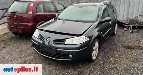 Teminė nuotrauka su Renault Megane automobiliu ir auto dalimis