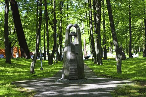 Kukutiškių skulptūrų parko teminė nuotrauka