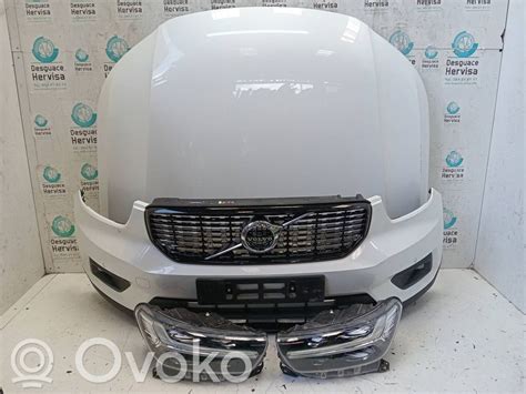 Volvo S80 priekio ir šono nuotrauka, išryškinanti aptakias linijas