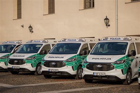 Teminė nuotrauka: avarijos vieta, policijos automobiliai ir gelbėjimo tarnybos