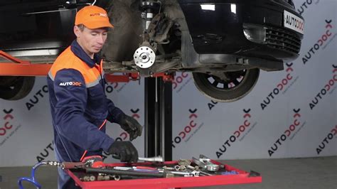 Opel Zafira automobilio pakėlimas ir rato nuėmimas