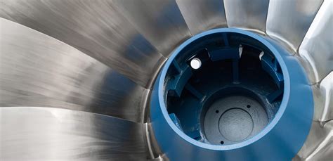 Išmontuota turbina su katalizatoriumi