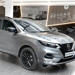Teminė nuotrauka: Nissan Qashqai su šoniniais slenksčiais