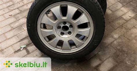 Teminė Land Rover automobilio nuotrauka su R16 ratlankiais