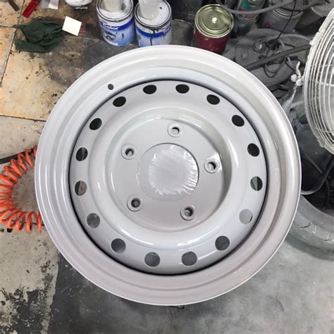 Land Rover R16 ratlankių schema su tvirtinimo taškais