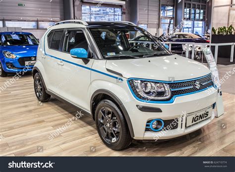 Thematic photo of the Suzuki Ignis in an urban environment