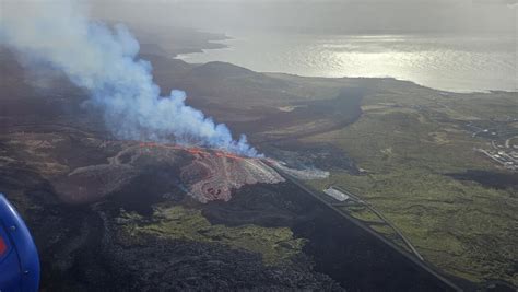Visureigio vaizdas važiuojant žvyrkeliu Islandijoje