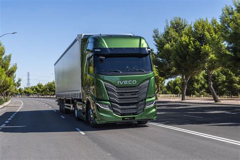 Dujinių variklių sistemos schema „Iveco S-Way“ vilkike