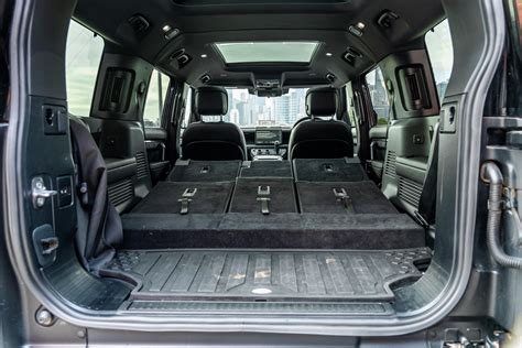 Land Rover Defender 130 su 8 sėdynėmis