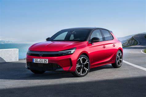 Infografika: Bamperio nuėmimo eiga Opel Corsa