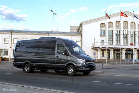Nuotrauka: Perdirbtas keleivinis mikroautobusas į kemperį