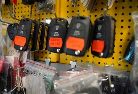 specializuota įranga automobilio raktų gamybai