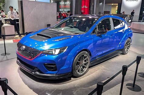 Subaru Impreza hečbeko nuotrauka