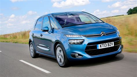 Thematic photo of Citroën C4 Picasso on the road