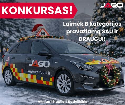 Vairavimo instruktorius aiškina situaciją kelyje mokiniui