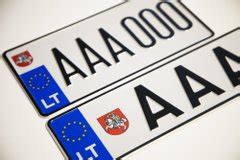 Teminė nuotrauka su automobilio valstybiniais numerio ženklais