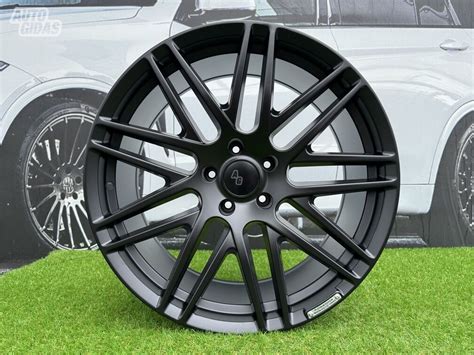 Brabus ratlankiai ant Mercedes automobilio
