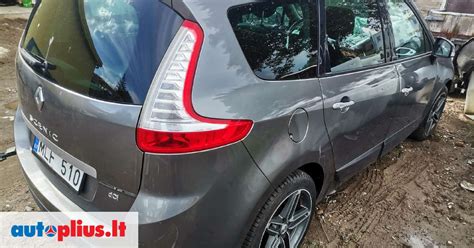 Vaizdas: Detali nuotrauka su Renault Grand Scenic ratlankiais ir padangomis