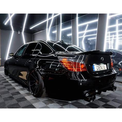 BMW E60 su M5-Look priekiniu buferiu