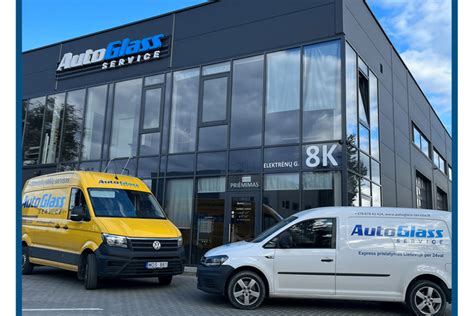 Nuotrauka: įvairių lengvųjų automobilių stiklų asortimentas