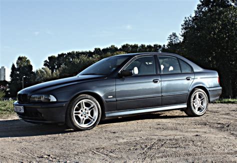 BMW E39 su R17 ratlankiais