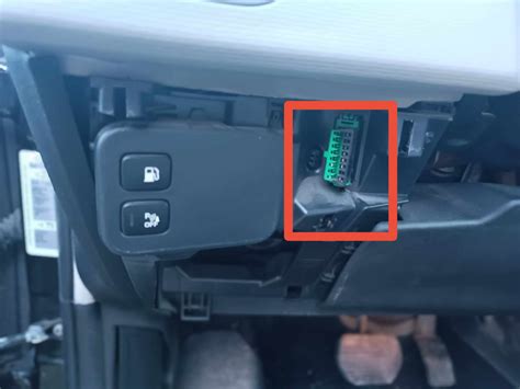 Citroën C4 Picasso interjero nuotrauka su centrine konsole ir skaitmeniniu ekranu