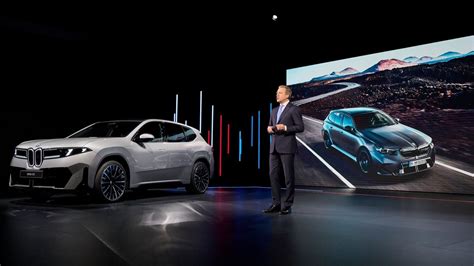Tematinė nuotrauka, vaizduojanti BMW automobilius susitikime