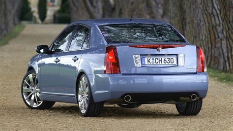 Cadillac BLS eksterjeras