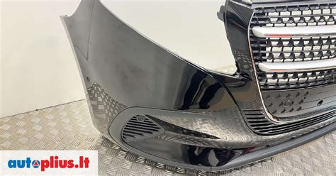 Profesionaliai dažomas automobilio buferis