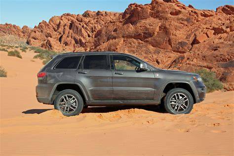 Infografika: WK2 Grand Cherokee priekinio buferio apsaugos principas