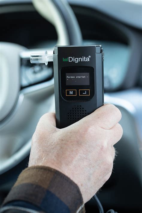 deglaų matuoklis automobilyje rodo nulį