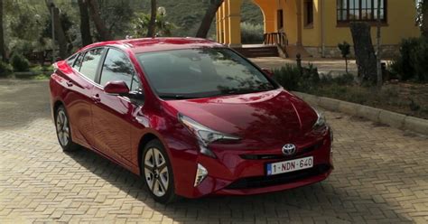 Toyota Prius ketvirtos kartos dizaino elementai ir interjeras