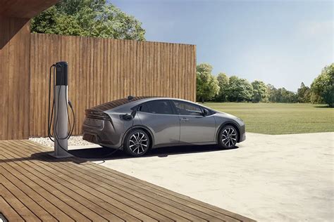 Toyota Prius Plug-in techninių specifikacijų lentelė