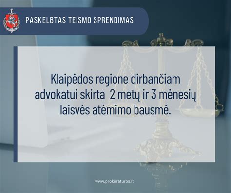 Teisėsaugos posėdžio vaizdas su teisėju ir kaltinamuoju