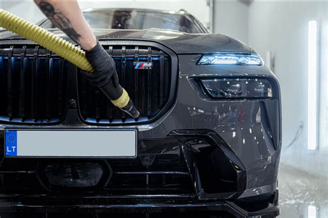 automobilio salono grindų purvo ir dulkių iliustracija