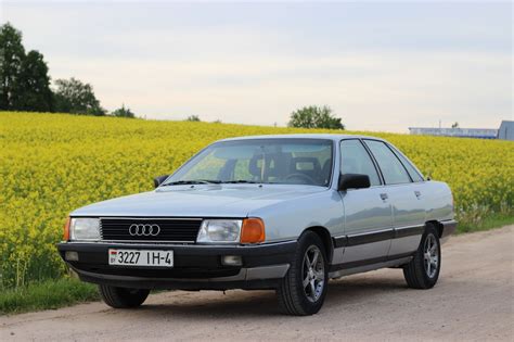 Audi 100 C3 eksterjero nuotrauka