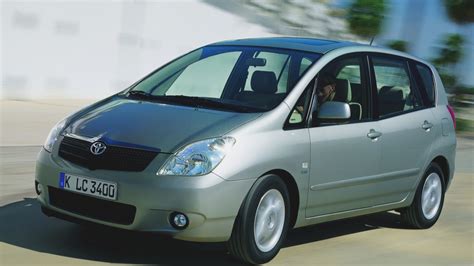 Toyota Verso eksterjero nuotrauka