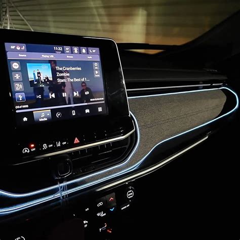 „Buick Riviera“ automobilio salono interjero nuotrauka su 9 colių liečiamuoju ekranu