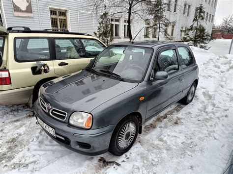 Nissan Micra K11 saugiklių bloko vieta prietaisų skydelyje