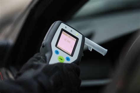 nuotrauka, vaizduojanti automobilio užrakto sistemą su alkotesteriu