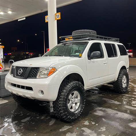 Informacija apie Nissan Pathfinder R51 2.5 D Platinum techninius duomenis ir nuotrauka
