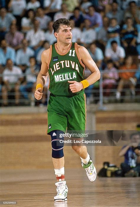Arvydas Sabonis prie savo Maserati GranTurismo