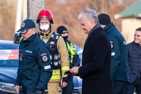 teisėsaugos pareigūnų darbas avarijos vietoje