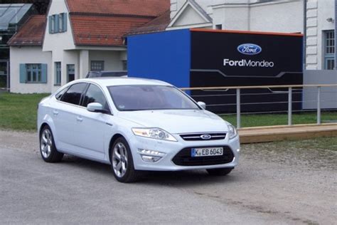 Išsamus naujojo Ford Mondeo kinetinio dizaino elementų pavyzdys