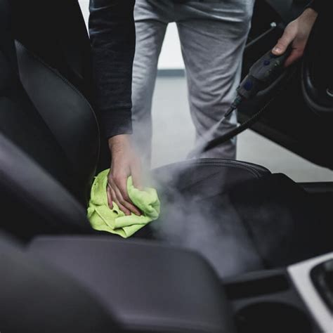 automobilio salono valymo etapai (kilimėlių, sėdynių valymas, dezinfekcija)