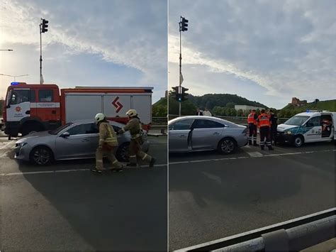 Vairuotojas, kurį akina saulė ryte