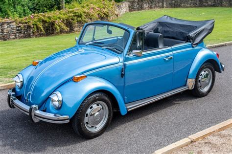 „Volkswagen Beetle“ ikoninė nuotrauka hipių kultūroje