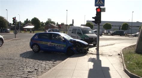 Marijampolės avarijos vieta su mokomojo automobilio nuolaužomis